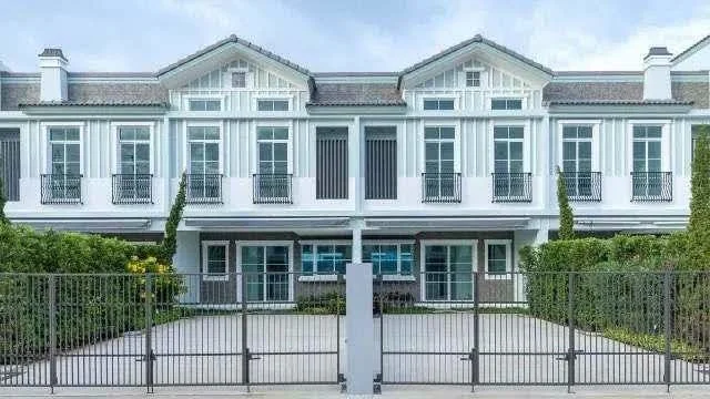4 Bedroom condo in Indy 2 Bangna-Ramkhamhaeng 2