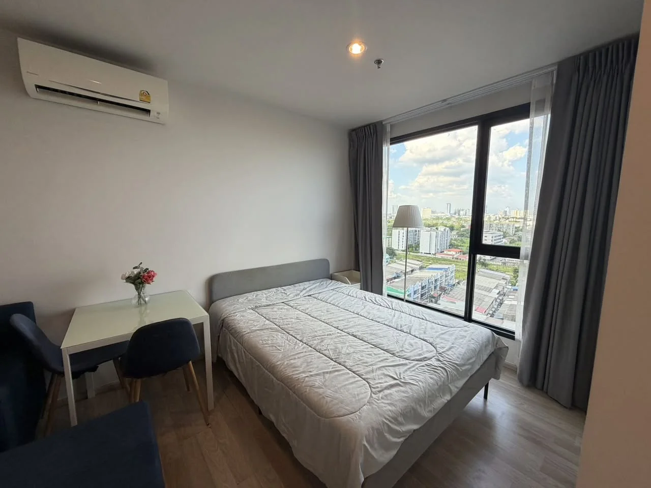 Studio condo in IDEO Mobi Sukhumvit Eastpoint
