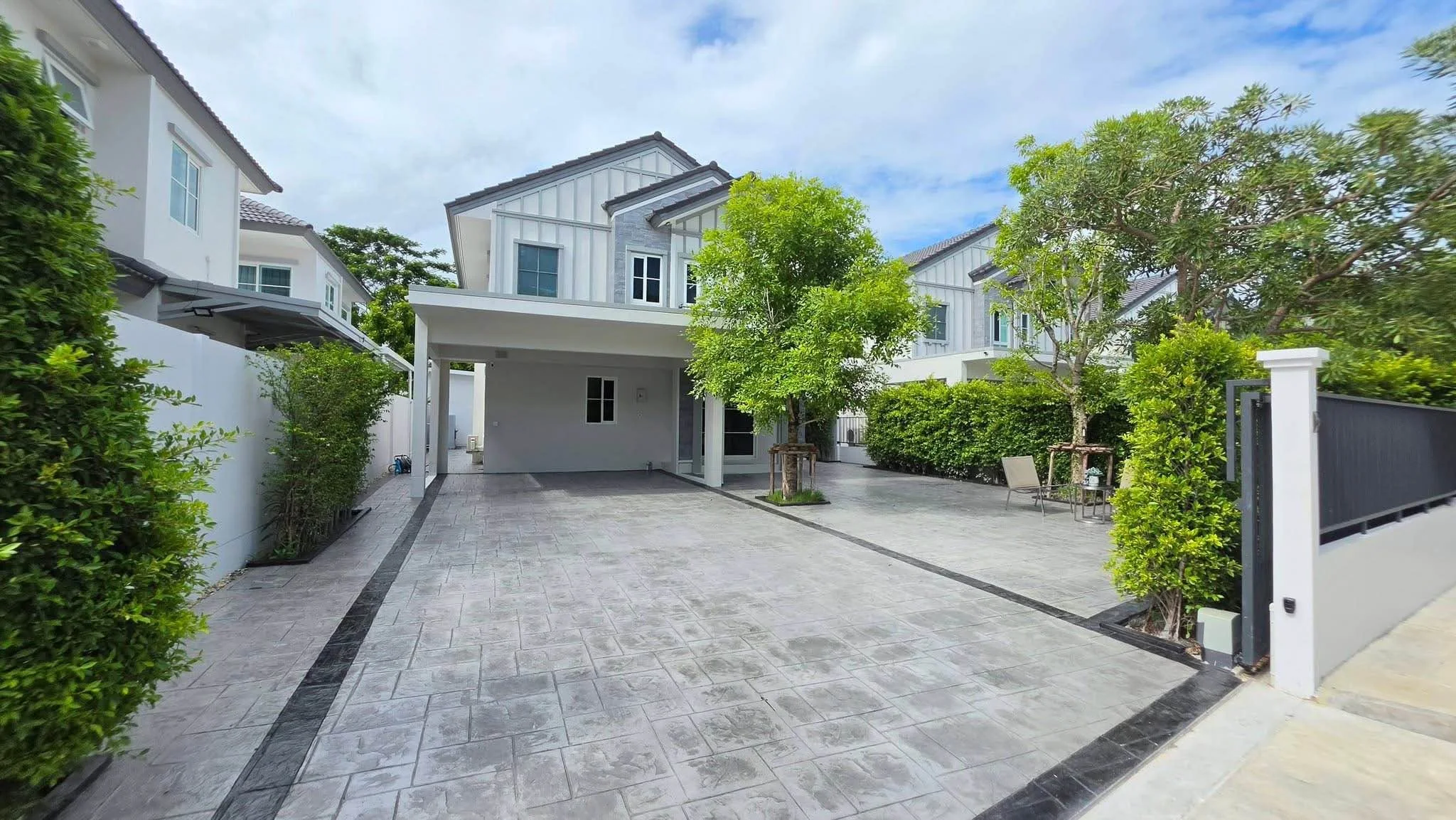 4 Bedroom condo in Villaggio Rama 2