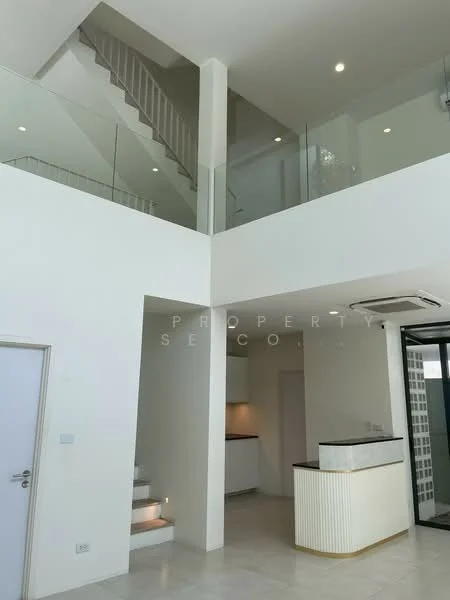 3 Bedroom condo in Arkin Vibhavadi