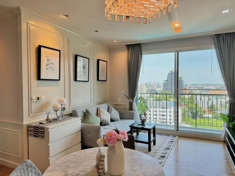 2 Bedroom condo in Siri At Sukhumvit
