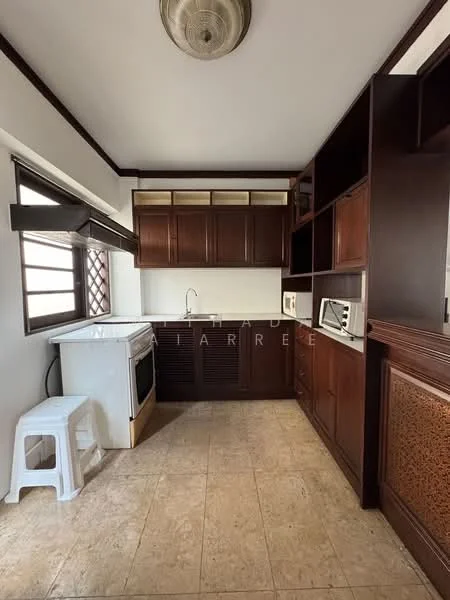 3 Bedroom condo in Yada Residential