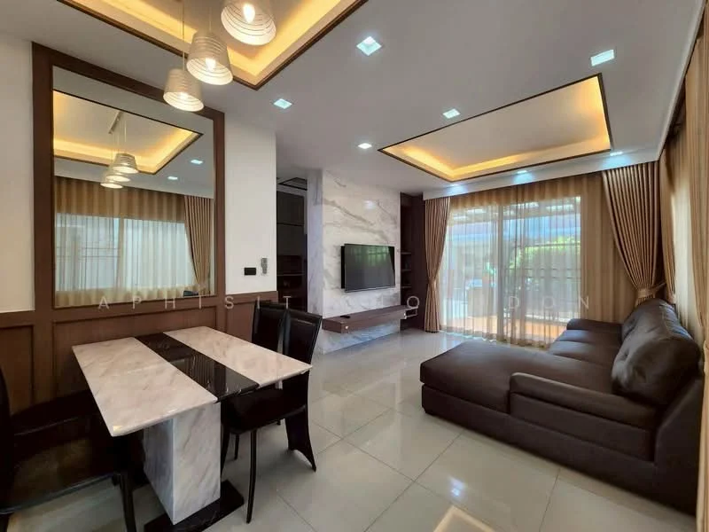 4 Bedroom condo in Casa Premium On Nut-Wongwaen