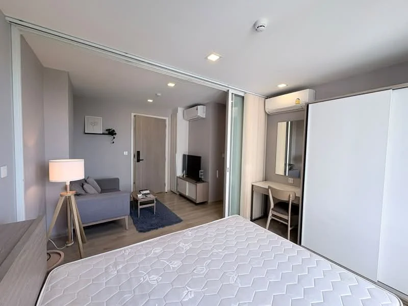 1 Bedroom condo in Chambers On-Nut Station