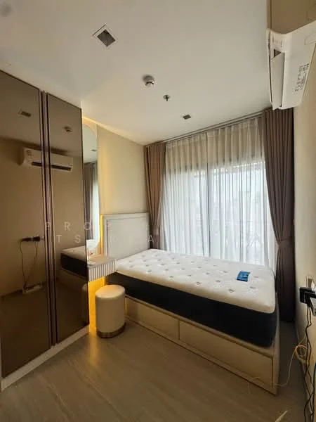 2 Bedroom condo in Life Asoke Hype