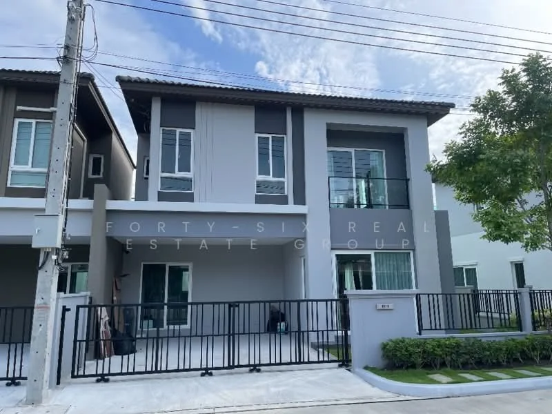 3 Bedroom condo in Grande Pleno Mega Bangna