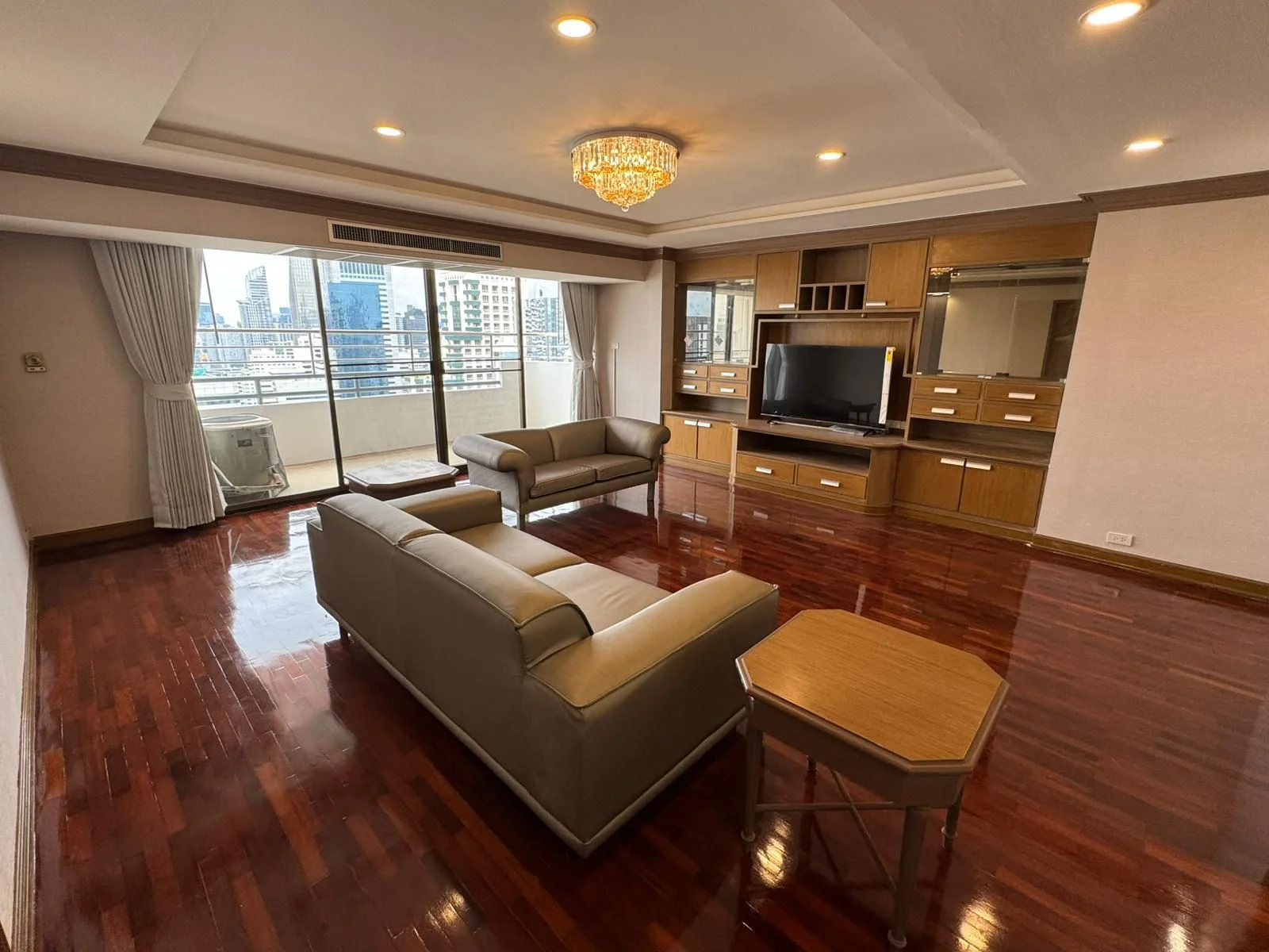 3 Bedroom condo in Wattana Heights