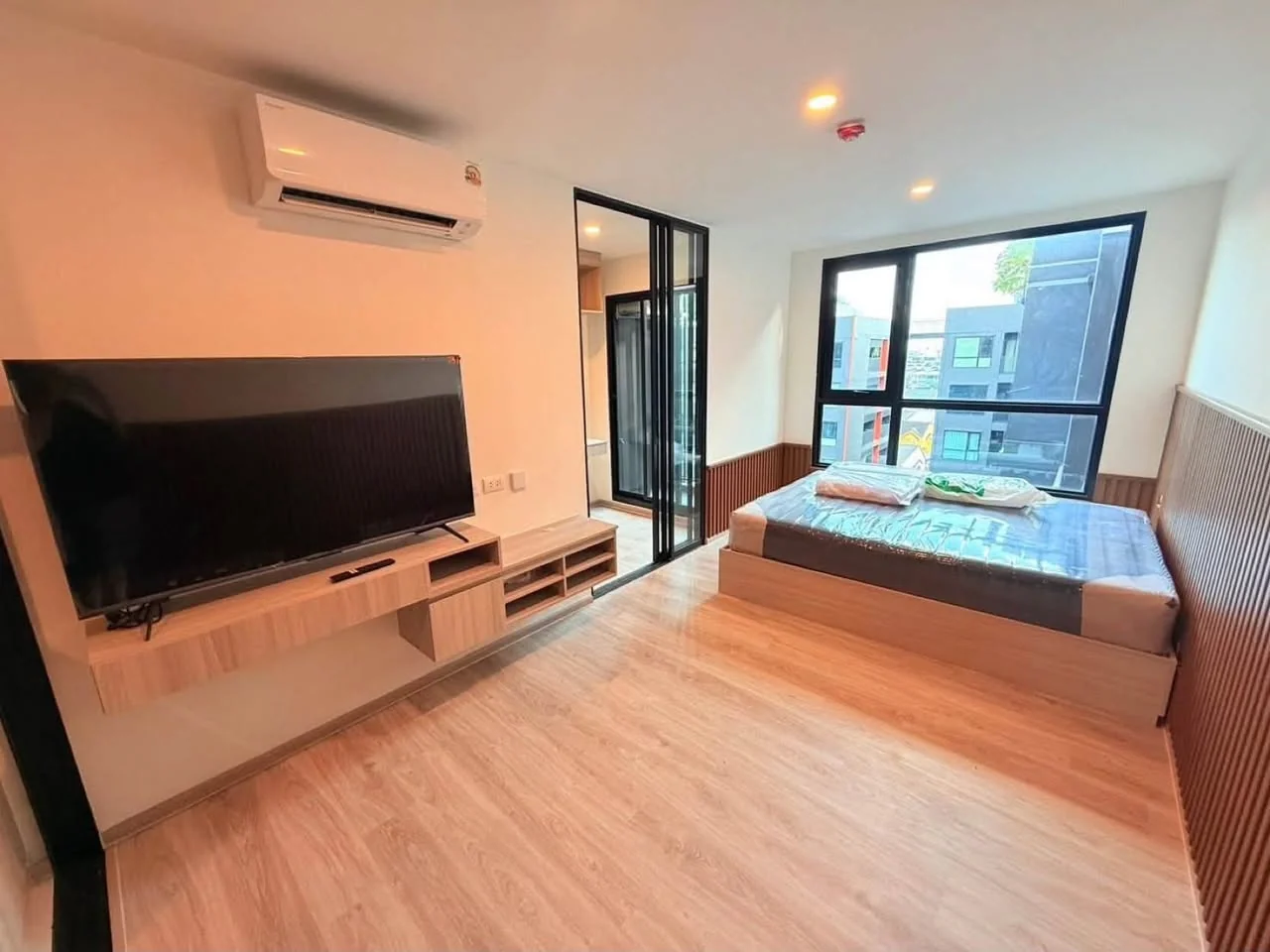 1 Bedroom condo in Origin Play Sri Udom Station
