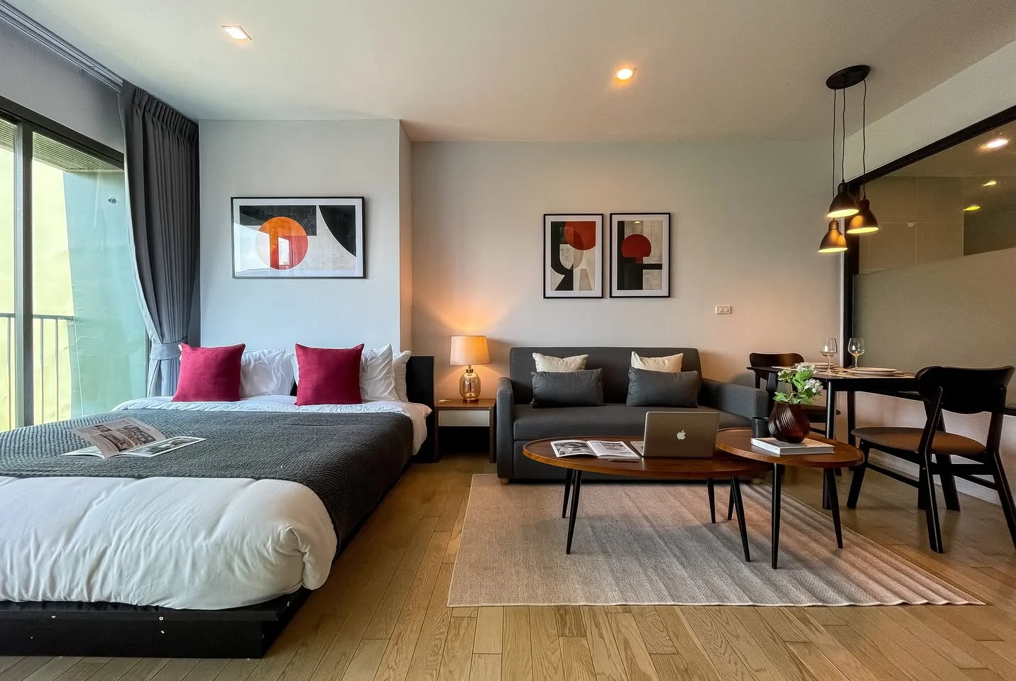Studio condo in Noble Solo