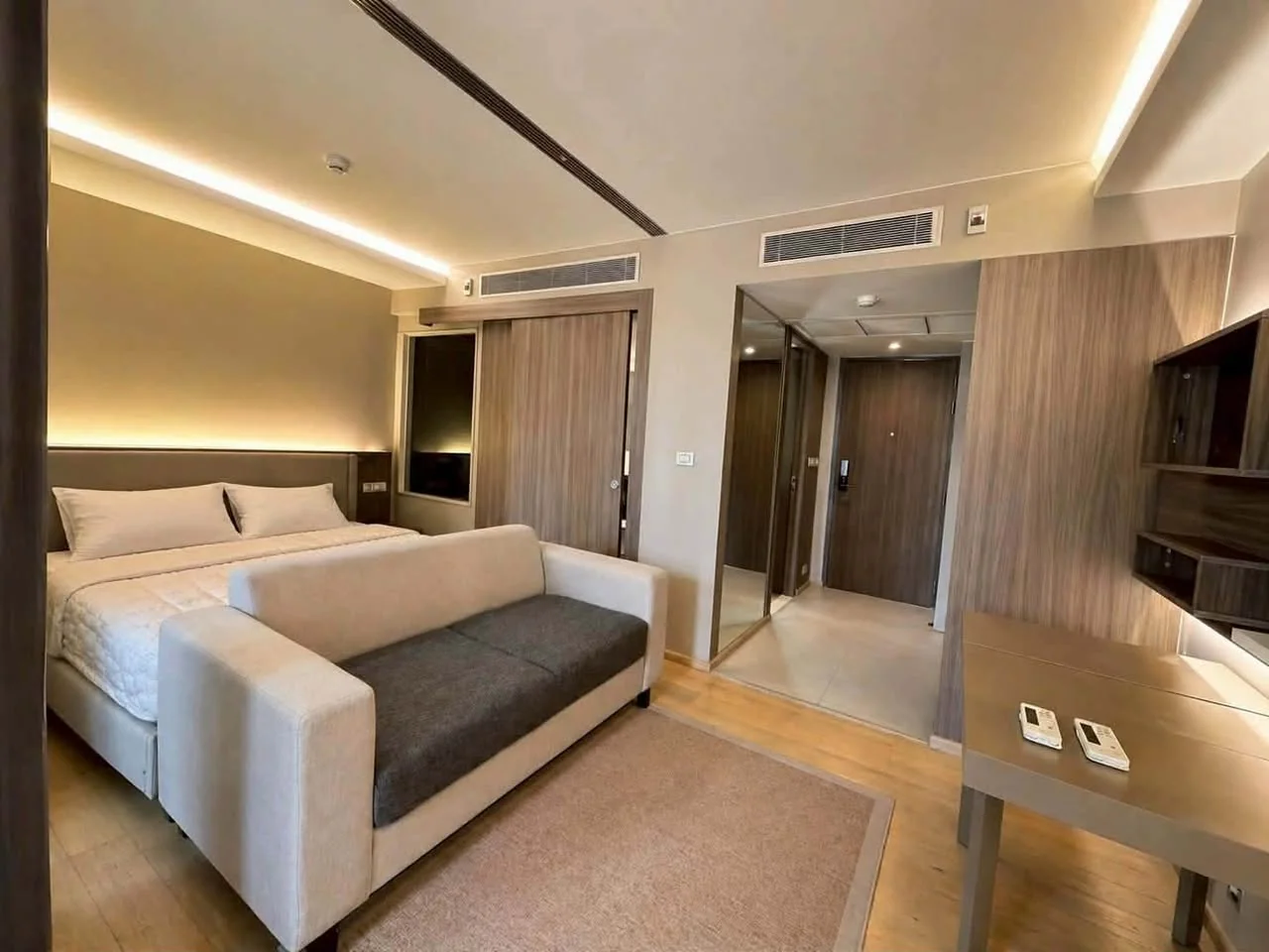 1 Bedroom condo in Urbitia Thonglor