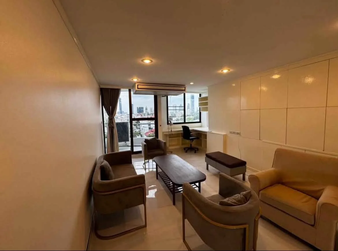 2 Bedroom condo in Supalai Place Sukhumvit 39