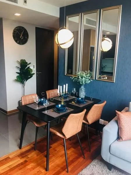 2 Bedroom condo in Wish Signature Midtown Siam
