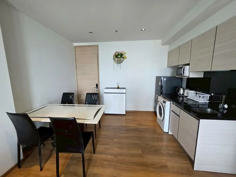 2 Bedroom condo in Park Origin Phrom Phong (Park 24)