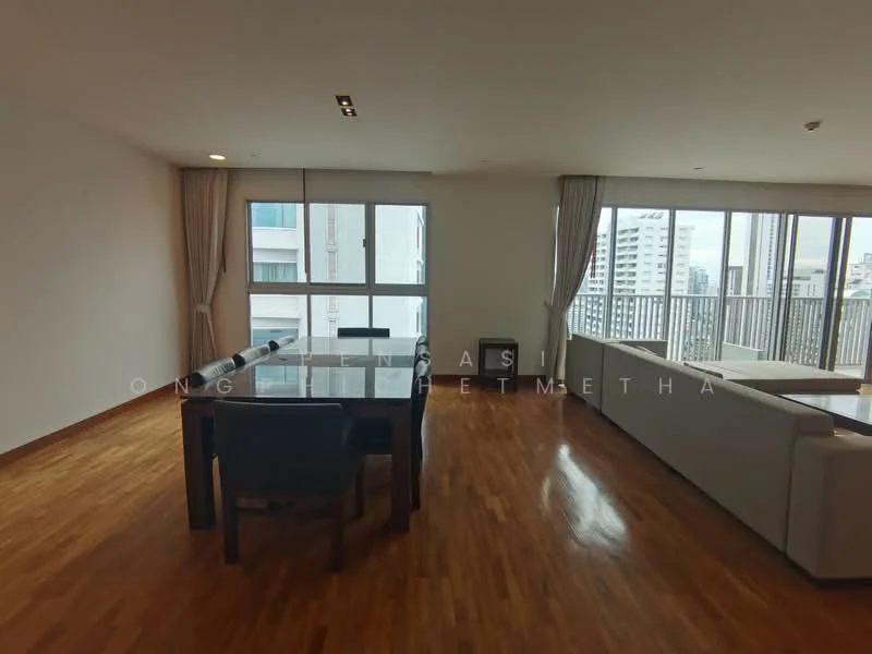 4 Bedroom condo in Chodtayakorn