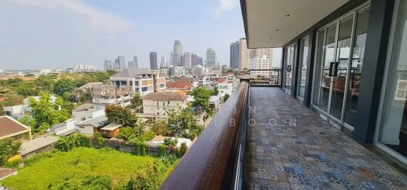 4 Bedroom condo in Penthouse Condominium 3
