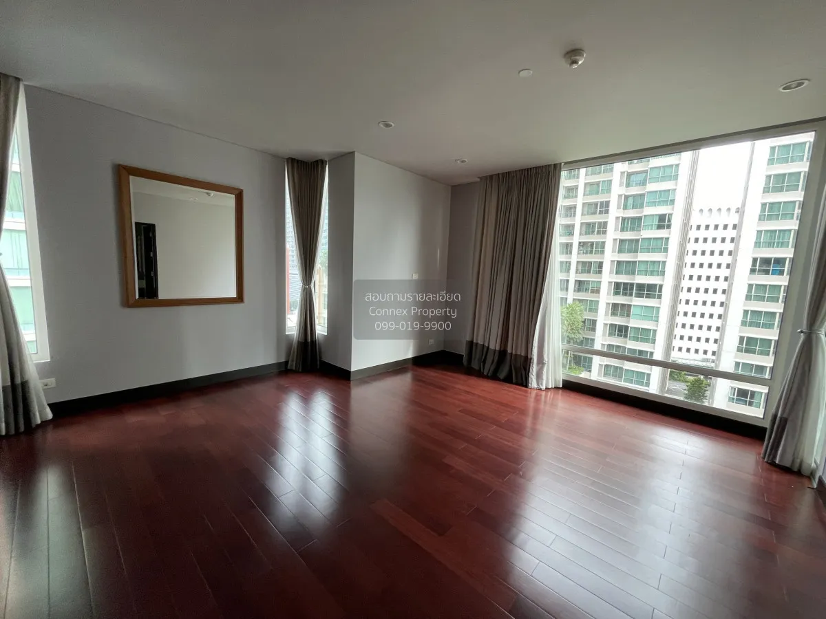 3 Bedroom condo in The Park Chidlom