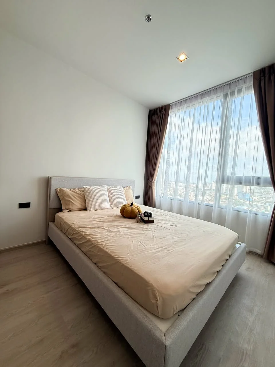 Studio condo in Reference Sathorn-Wongwianyai