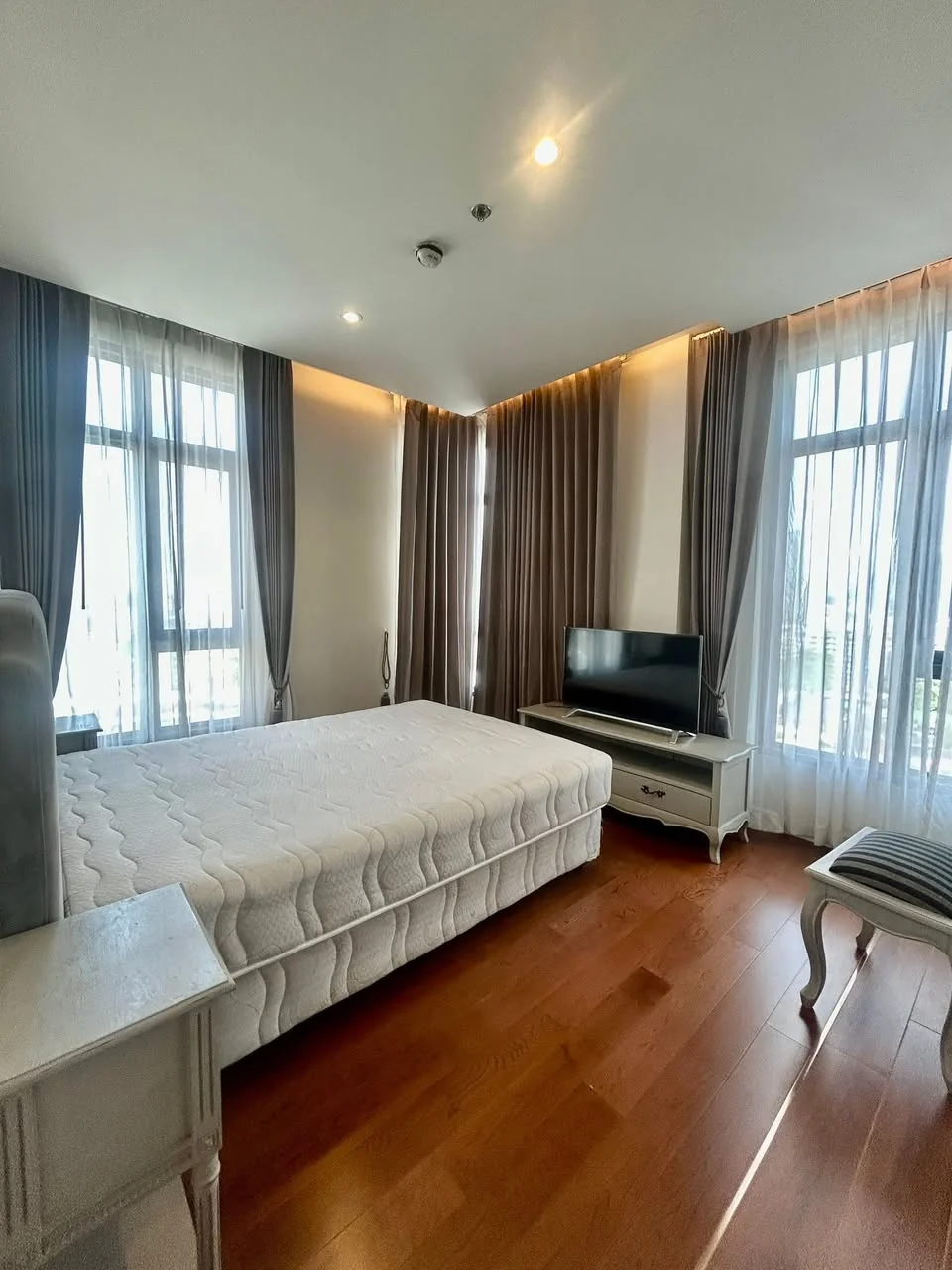 2 Bedroom condo in Mayfair Place Sukhumvit 50