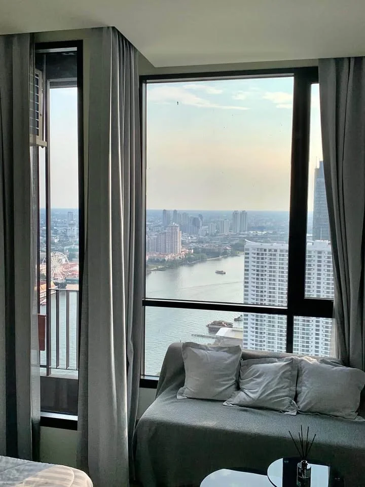 Studio condo in Chapter Charoennakhon–Riverside