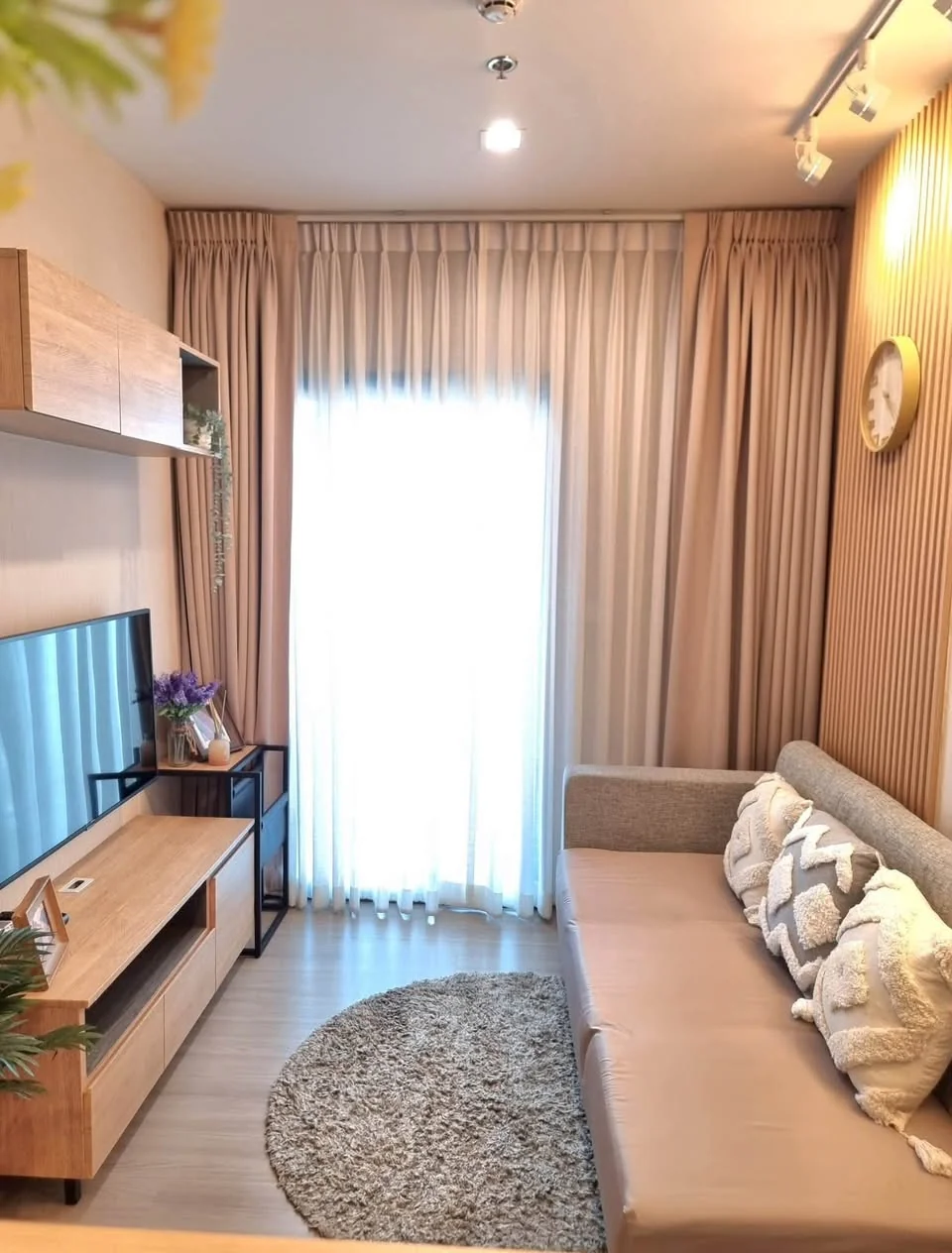 1 Bedroom condo in The Base Phetchaburi-Thonglor