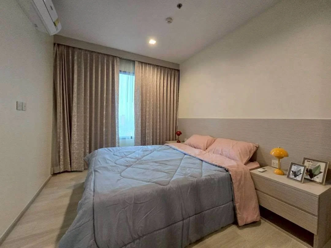 1 Bedroom condo in Life One Wireless
