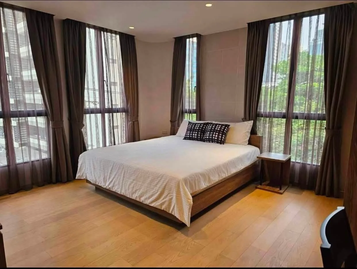 2 Bedroom condo in Runesu Thonglor 5