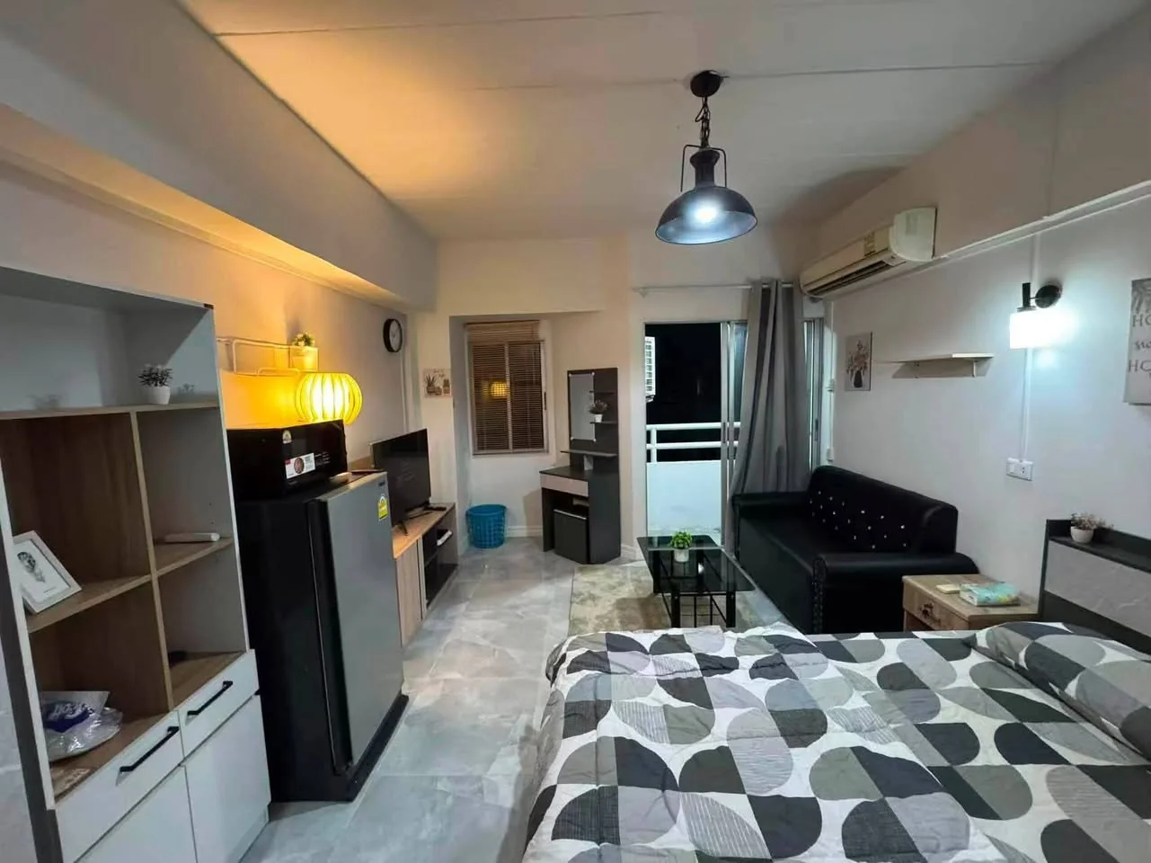 Studio condo in Sawasdee Bangkok Condominium