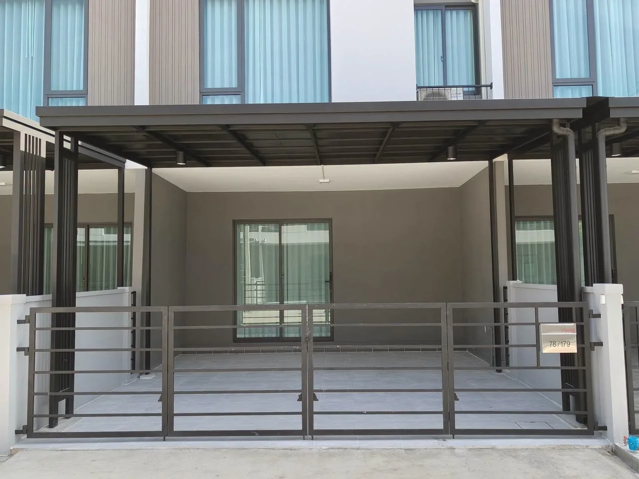 3 Bedroom condo in Pleno Sukhumvit-Bangna 3