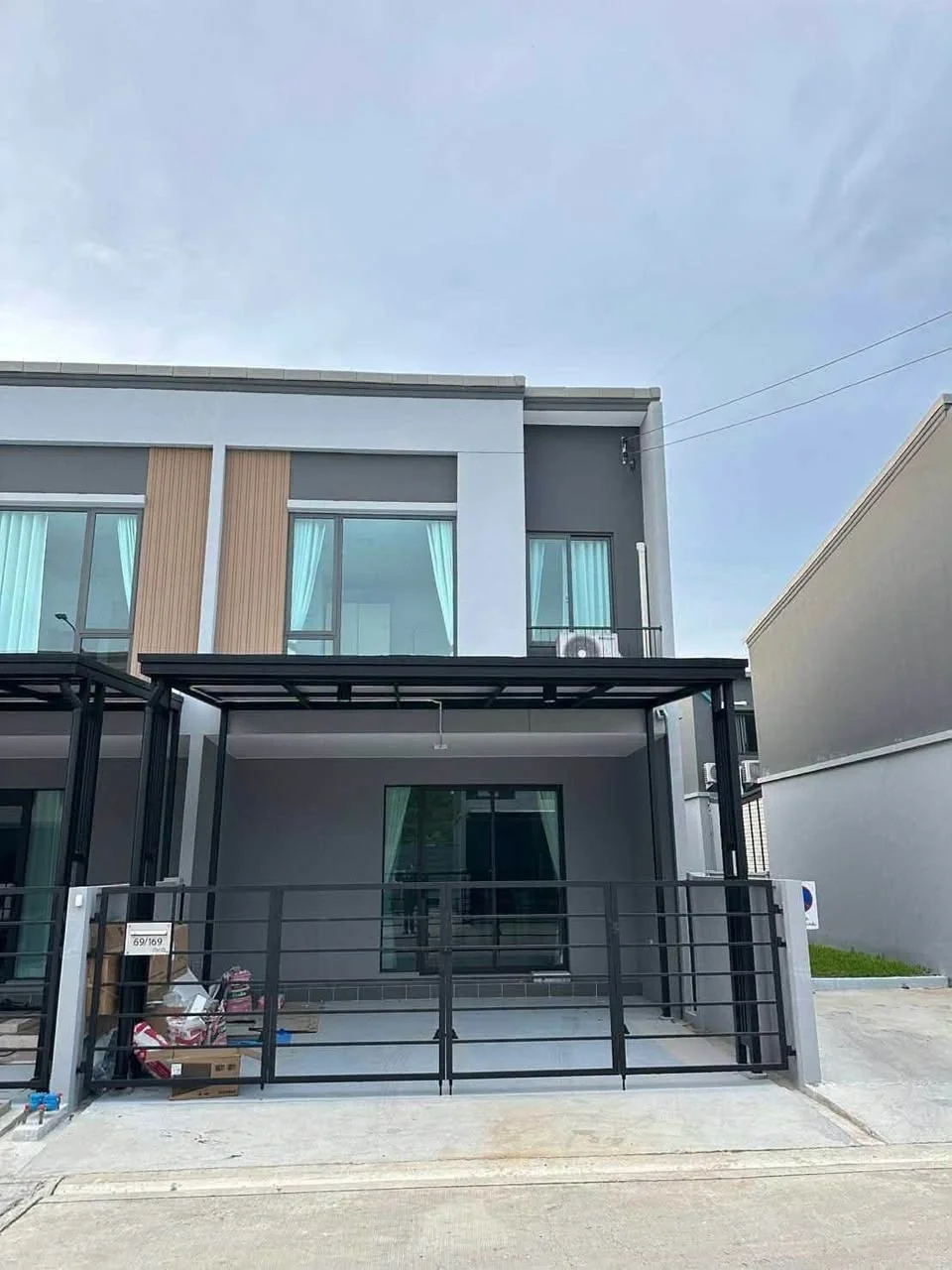 3 Bedroom condo in Pleno Sukhumvit-Bangna 2