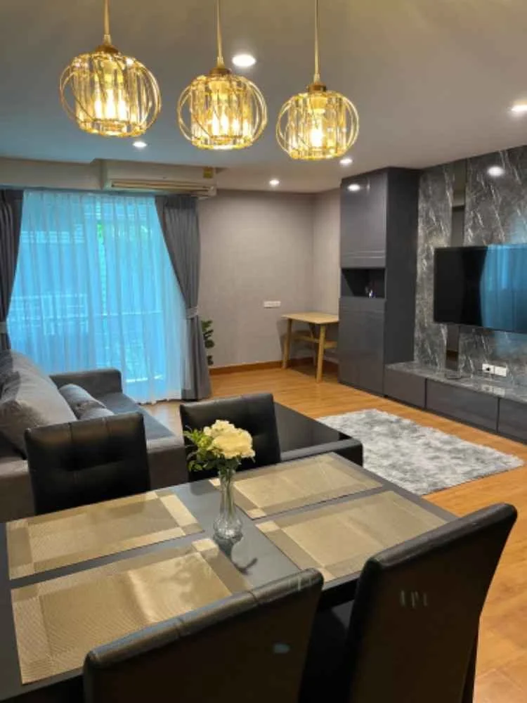 2 Bedroom condo in Le Cosi Ekamai 28