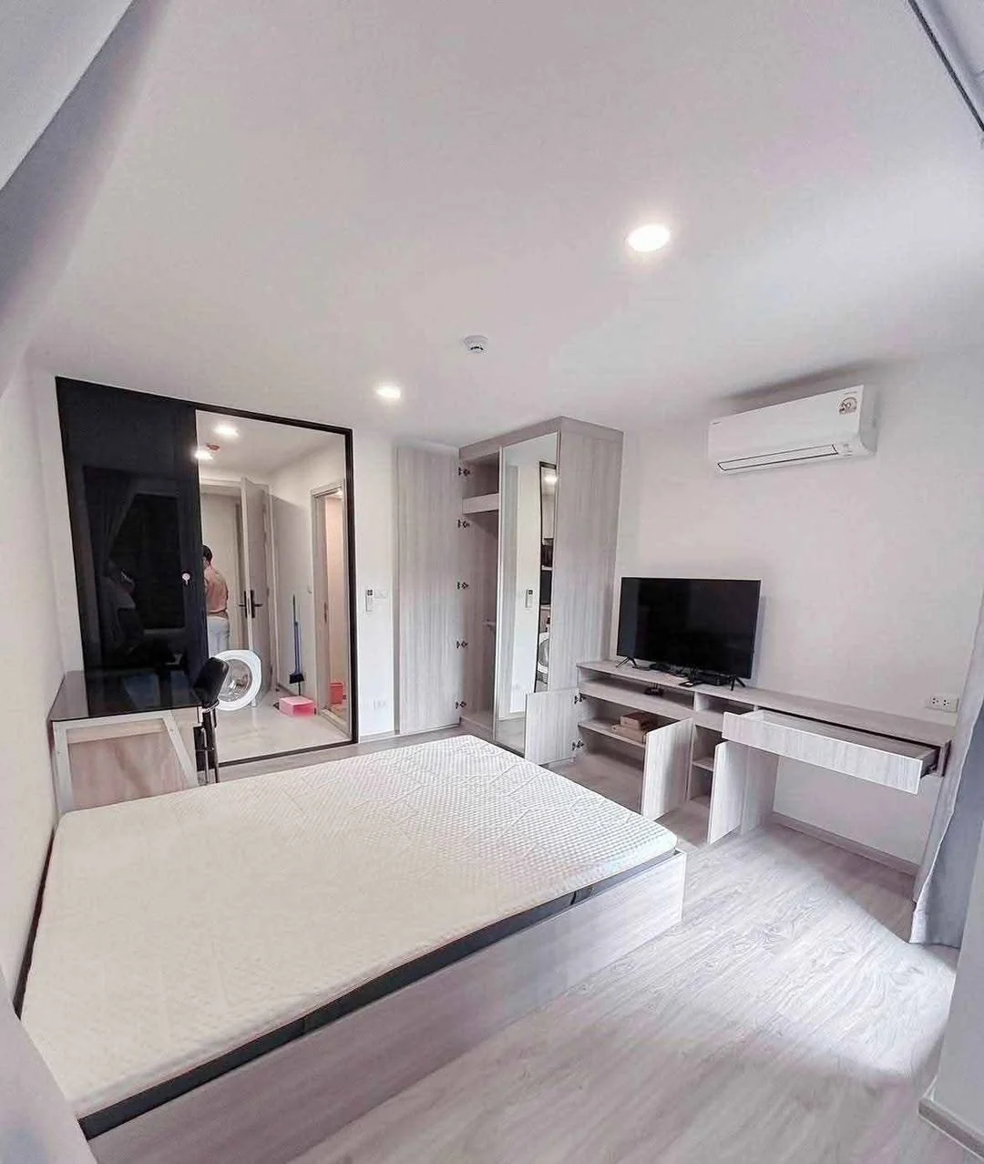 1 Bedroom condo in Origin Play Sri Udom Station