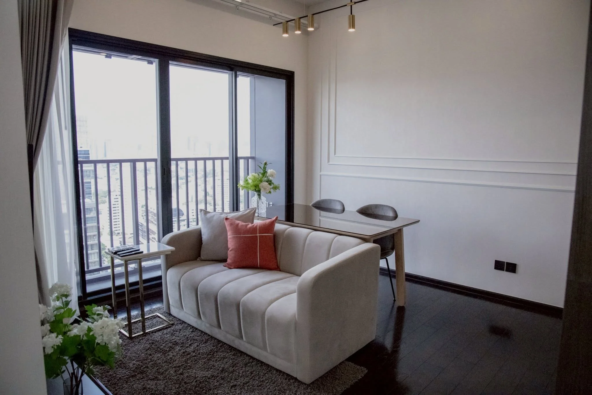 2 Bedroom condo in Park Origin Thonglor