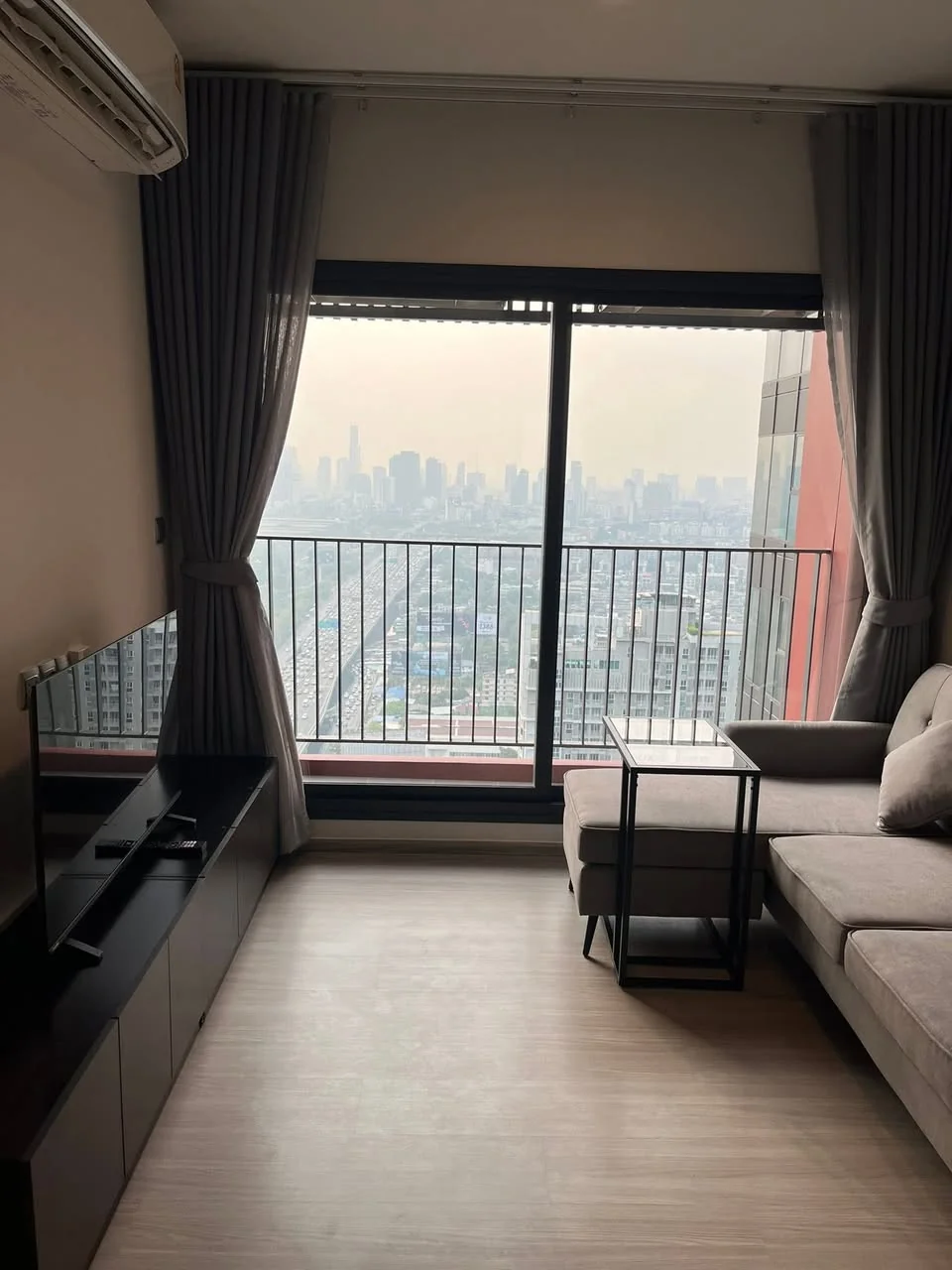 1 Bedroom condo in Life Asoke Hype