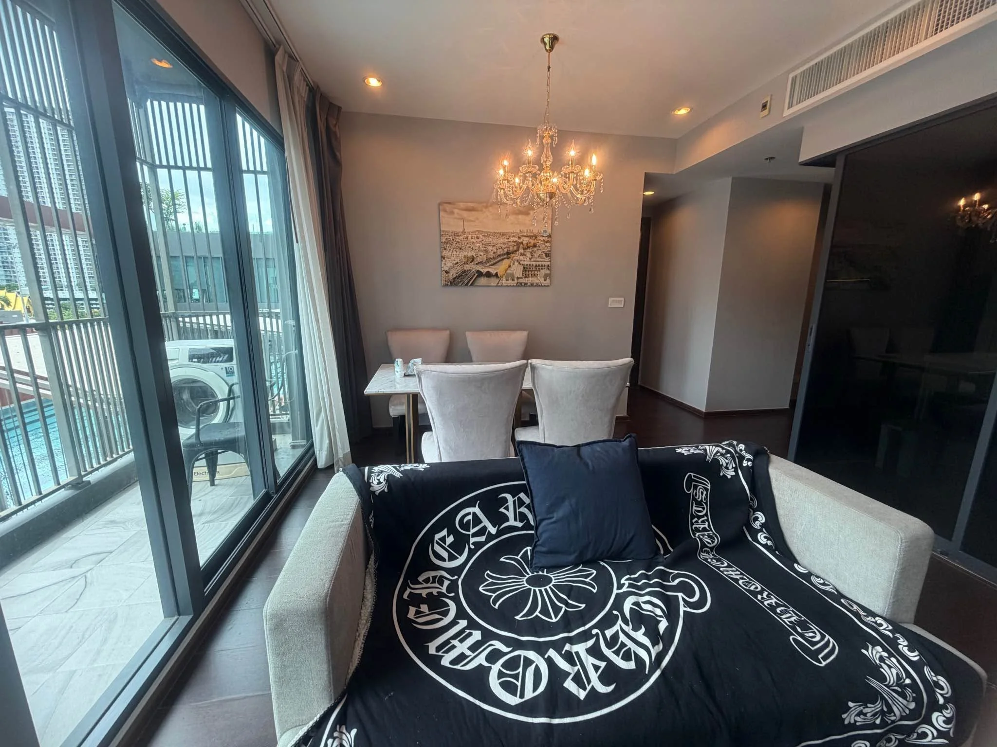 2 Bedroom condo in C Ekkamai