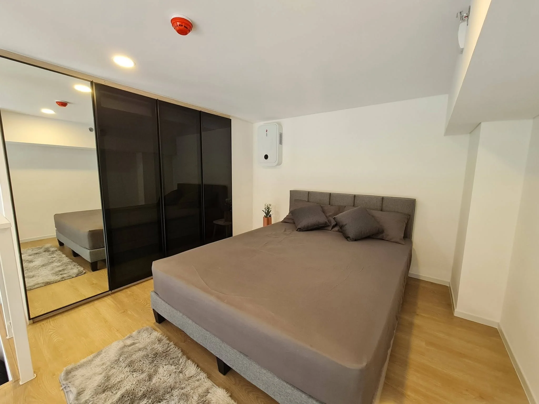 1 Bedroom condo in Landmark @MRTA Station