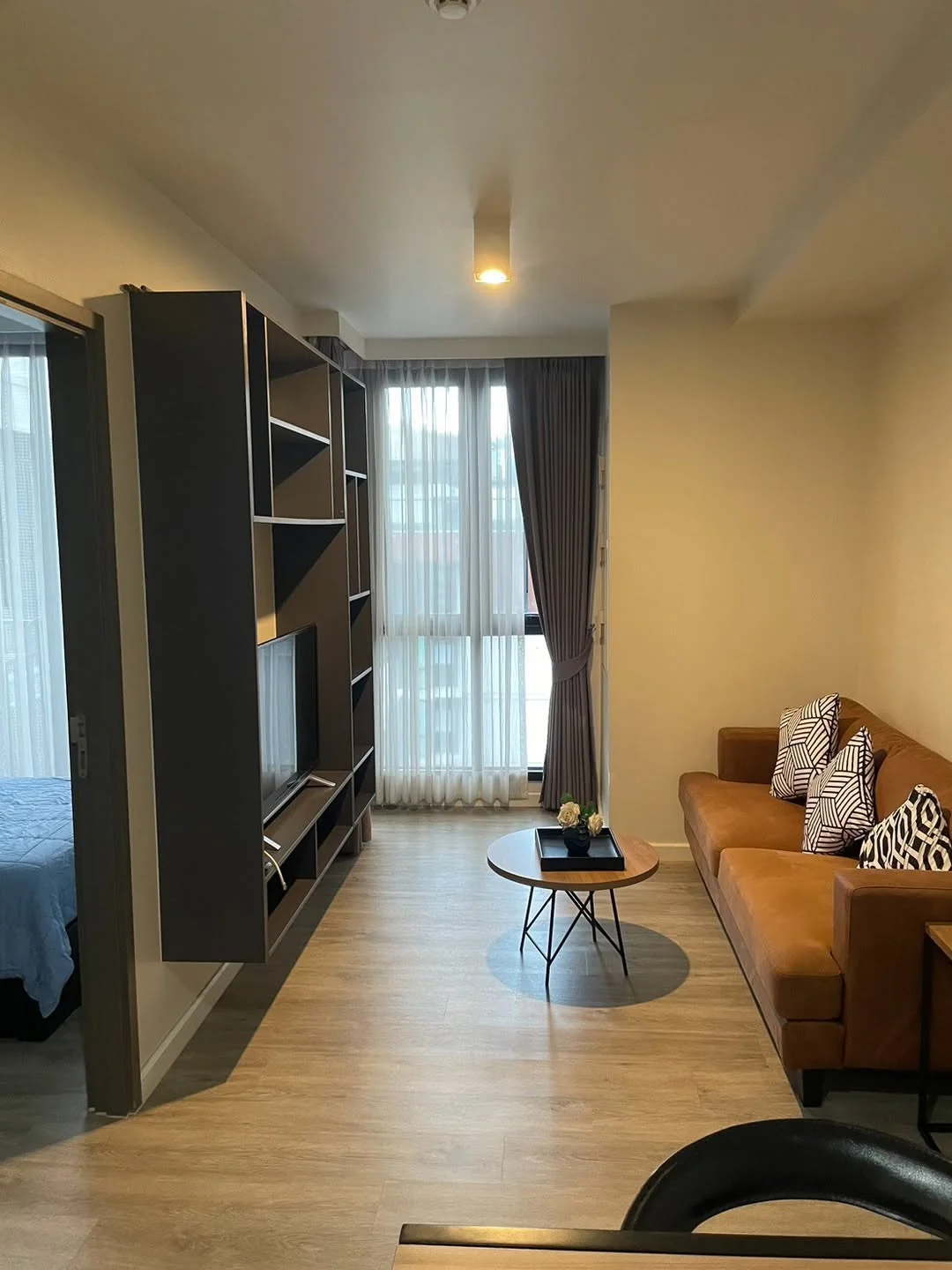 2 Bedroom condo in Maestro 02 Ruamrudee