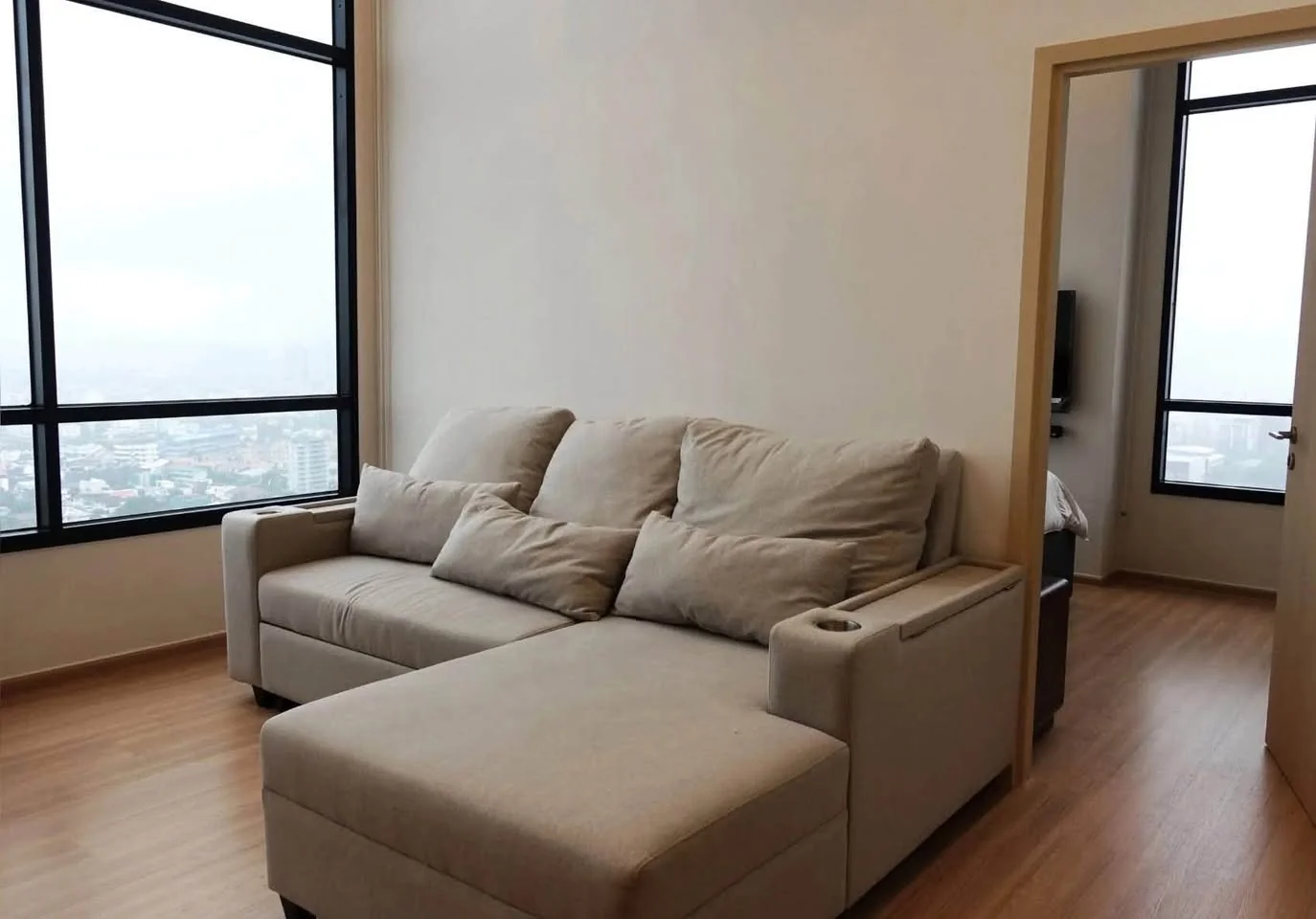 2 Bedroom condo in Maru Ekkamai 2
