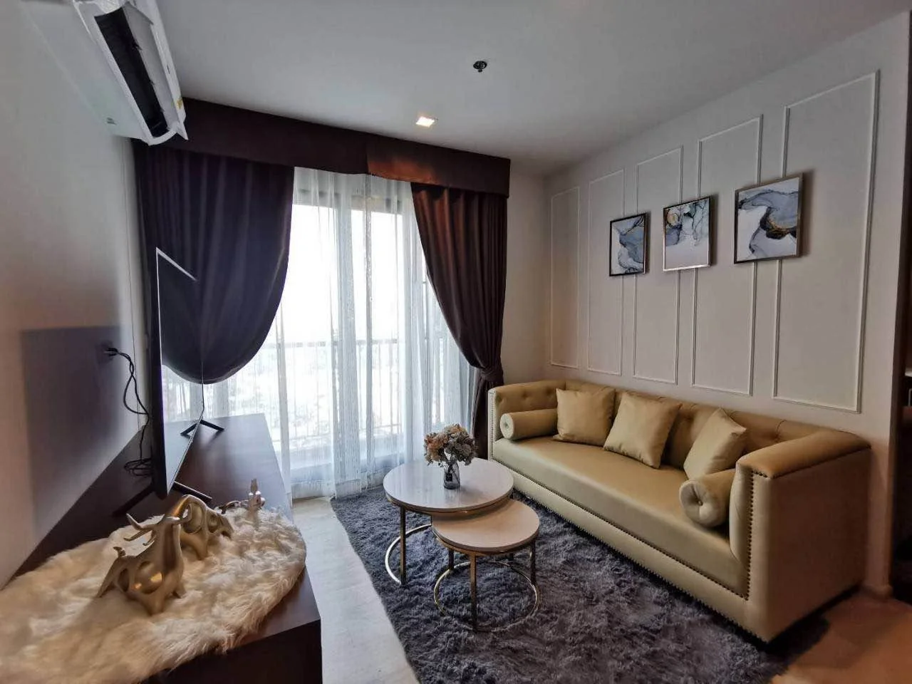 1 Bedroom condo in Life One Wireless