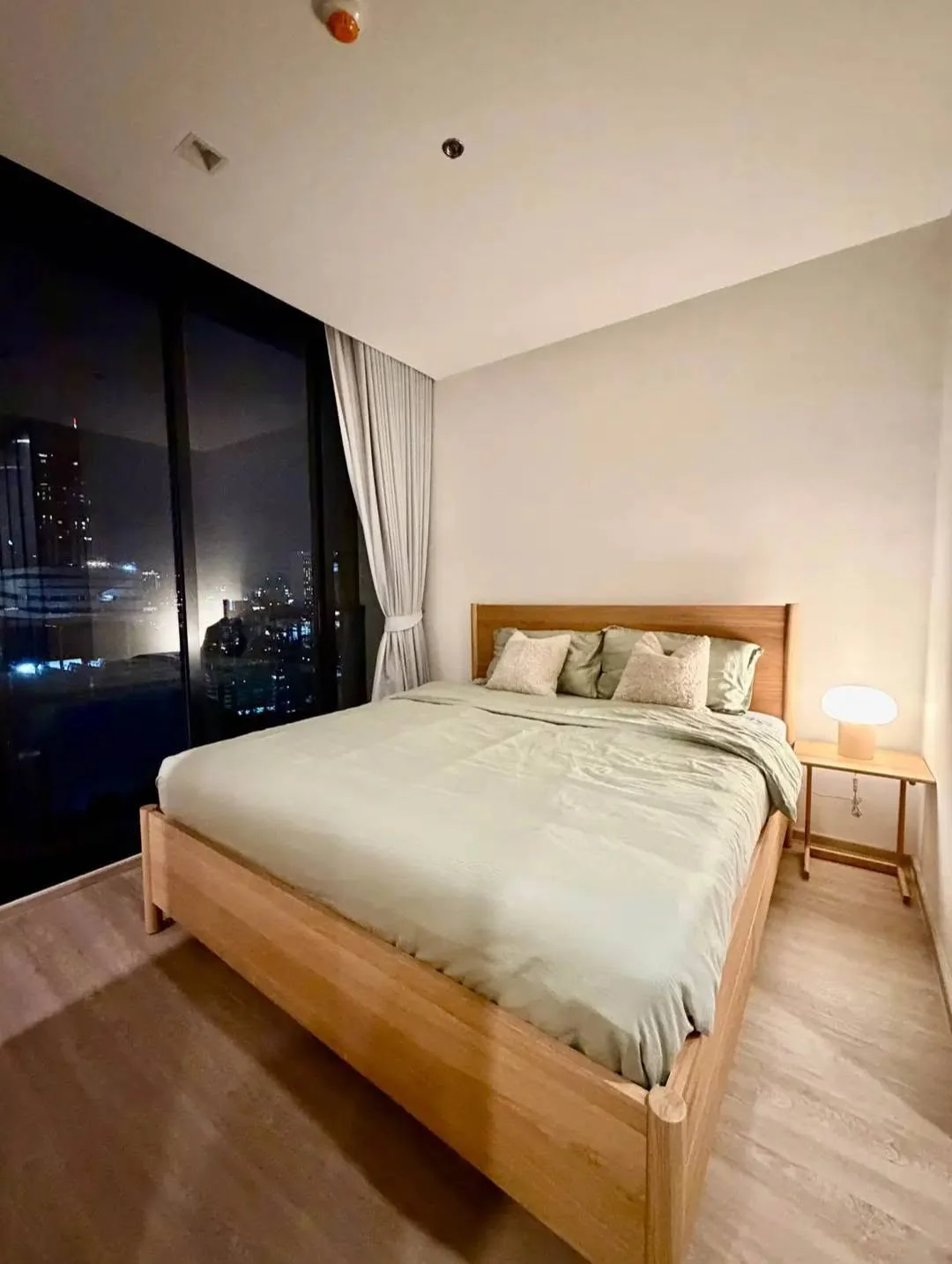 1 Bedroom condo in Noble State 39