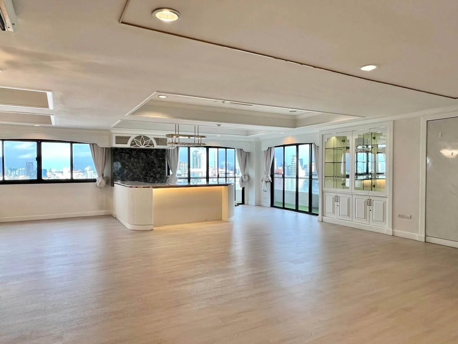4 Bedroom condo in G.P. Grande Tower