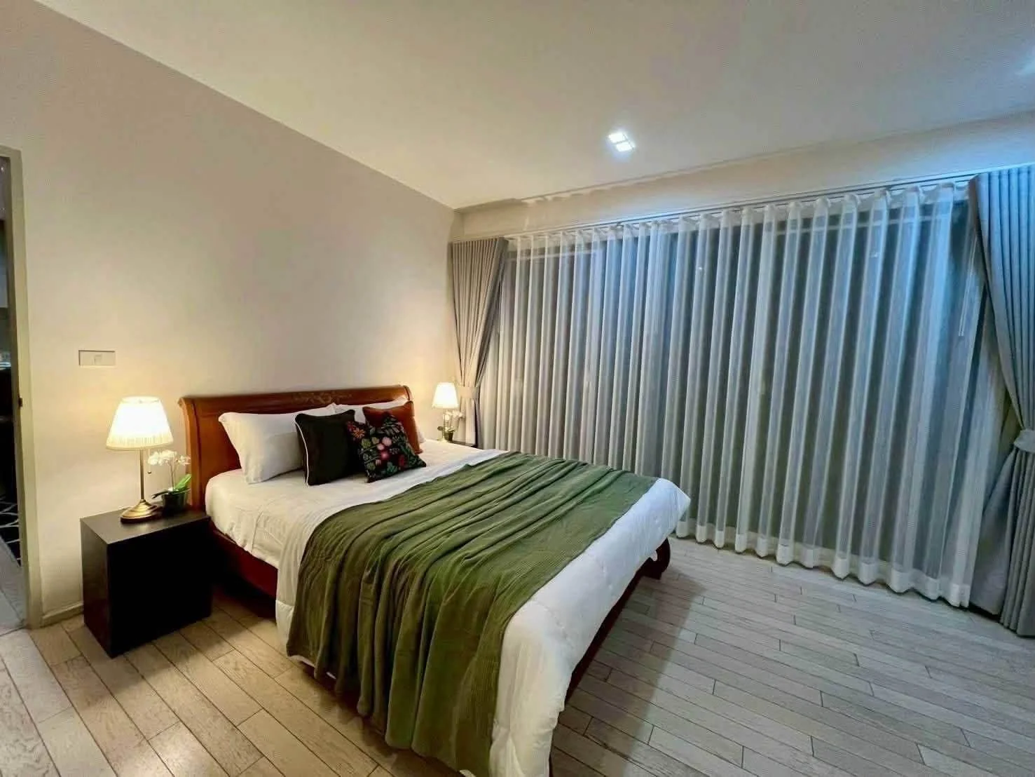 2 Bedroom condo in Noble Solo