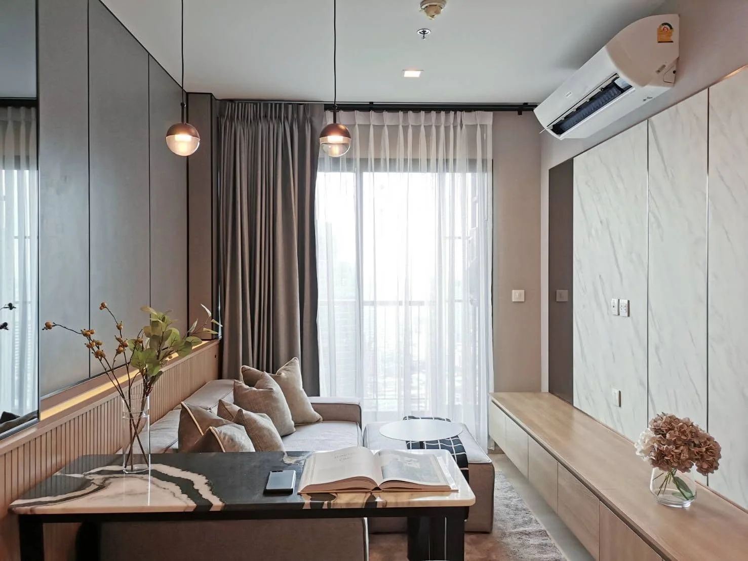 Studio condo in Life One Wireless