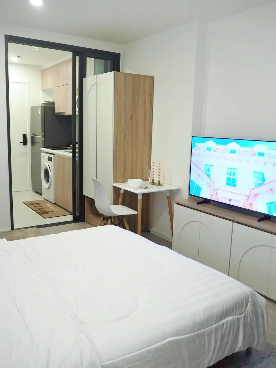 Studio condo in Denim Jatujak