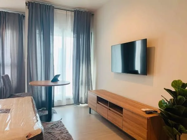 Studio condo in Life Asoke-Rama 9