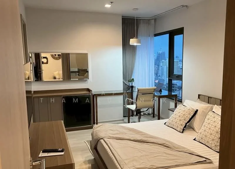 2 Bedroom condo in Life One Wireless