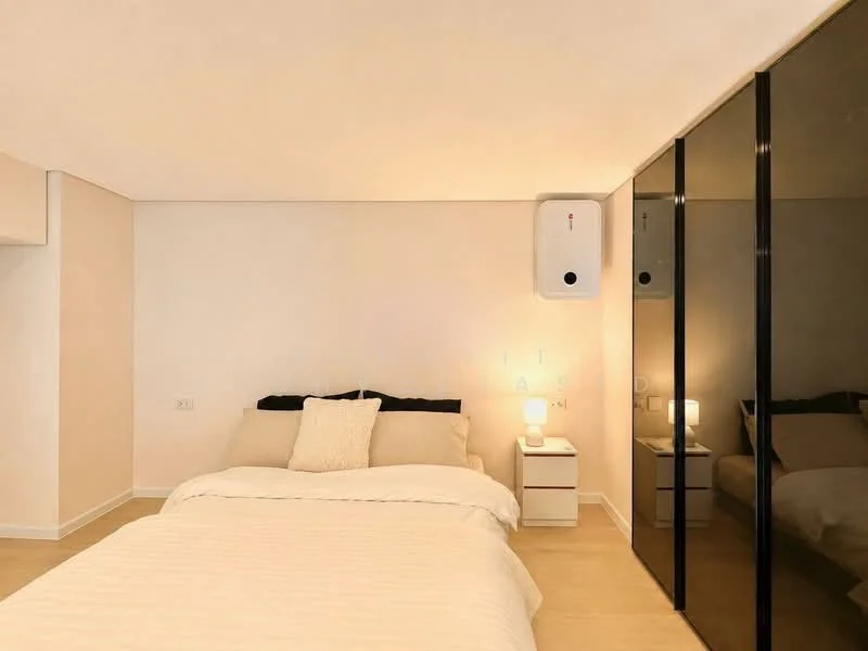 1 Bedroom condo in Landmark @MRTA Station