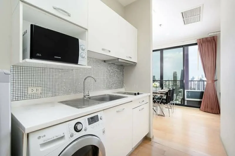 1 Bedroom condo in Noble Reveal
