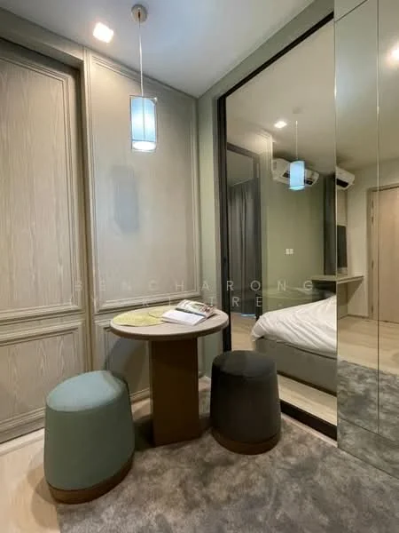 1 Bedroom condo in Life One Wireless