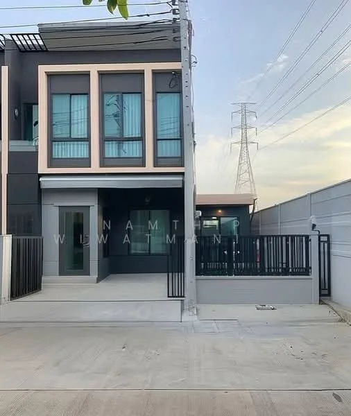 3 Bedroom condo in Pleno Sukhumvit-Bangna