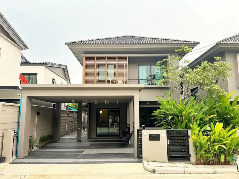 3 Bedroom condo in Como Botanica Bangna